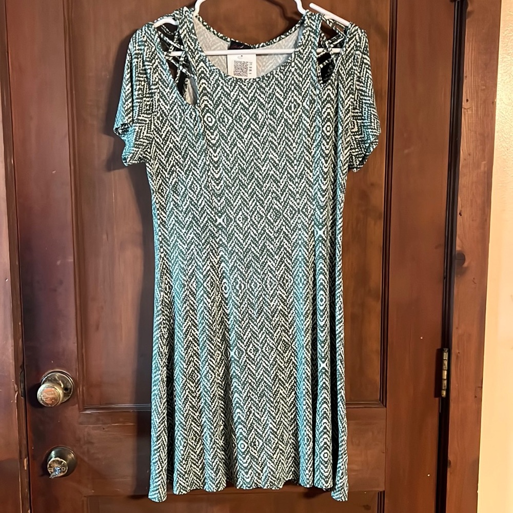 XL NWT SHIELA ROSE POPOVER DRESS